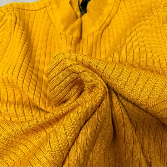 Rich Yellow Solid Form Stretch Body-con Fitted Long Sleeves Tee T-Shirt | H&M - Picture 3 of 6